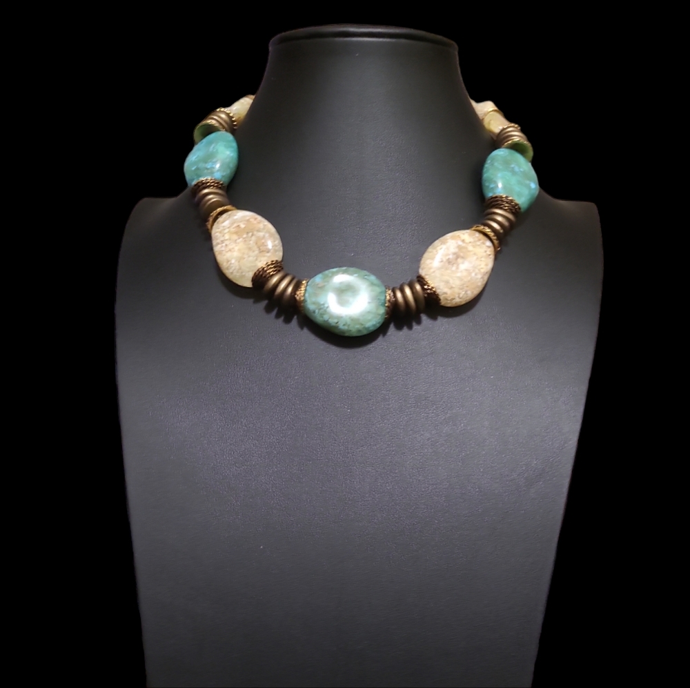 16" Green and White Stone Like Beaded Necklace Lot 8